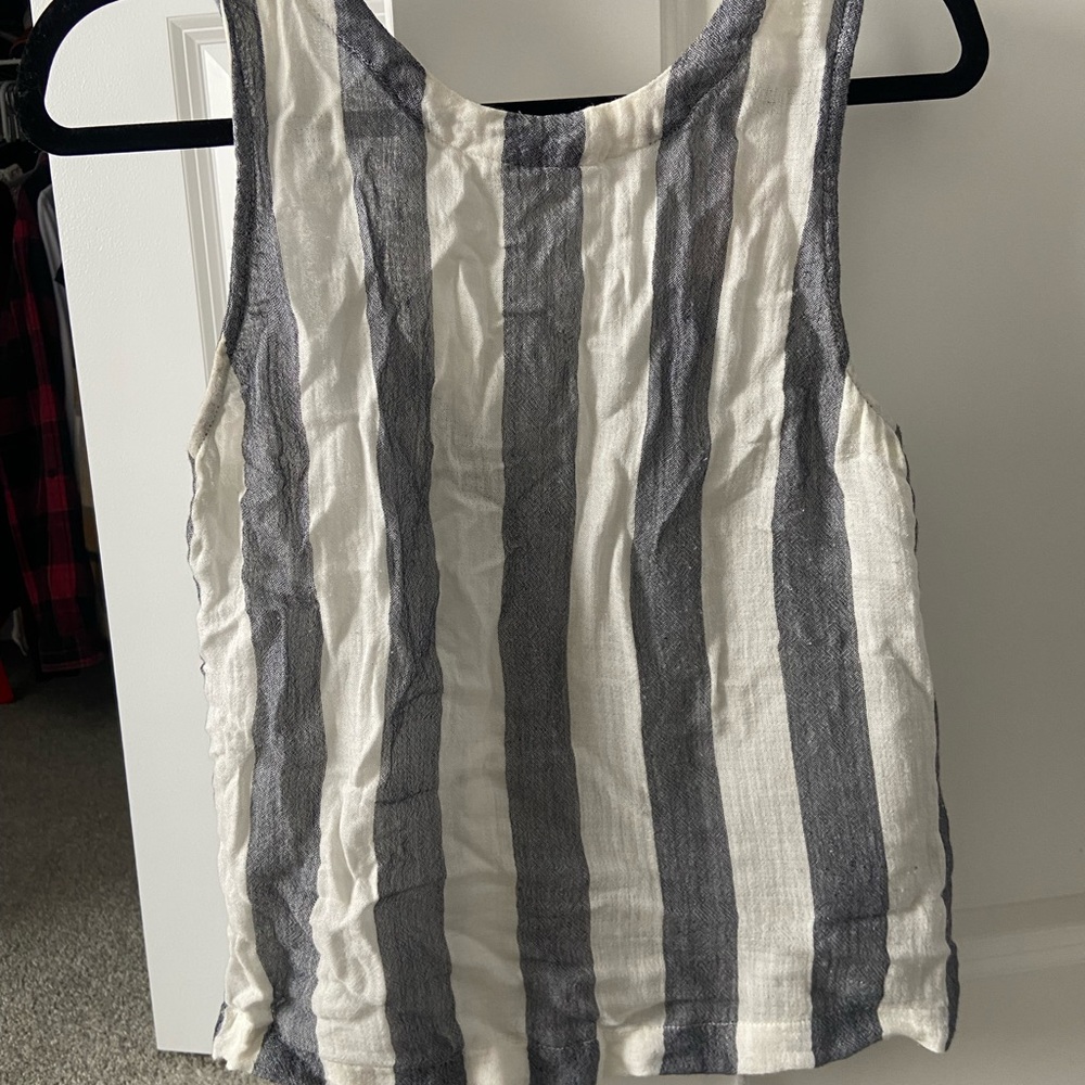 Like new striped Cloth & Stone size medium tank top. Non smoking home.